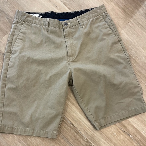 Volcom men shorts - Picture 1 of 5